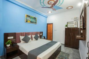 Hotel Dwarkadhish Plaza,,2 star