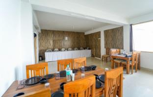 hotel dwarkadhish plaza