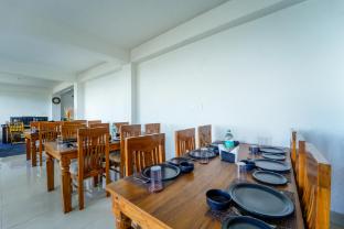 hotel dwarkadhish plaza