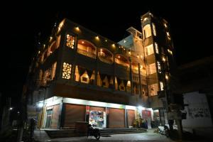 bvr dazzle residency
