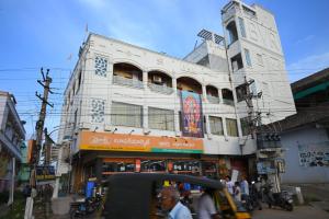 bvr dazzle residency