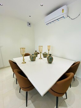 dreamscape hotel by fracspace ou colony