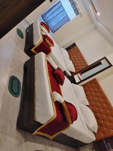 Santhi Residency,,4 star