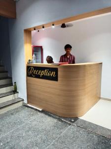 hotel nidhivan palace