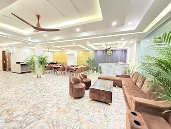 the prominence hotel greater noida