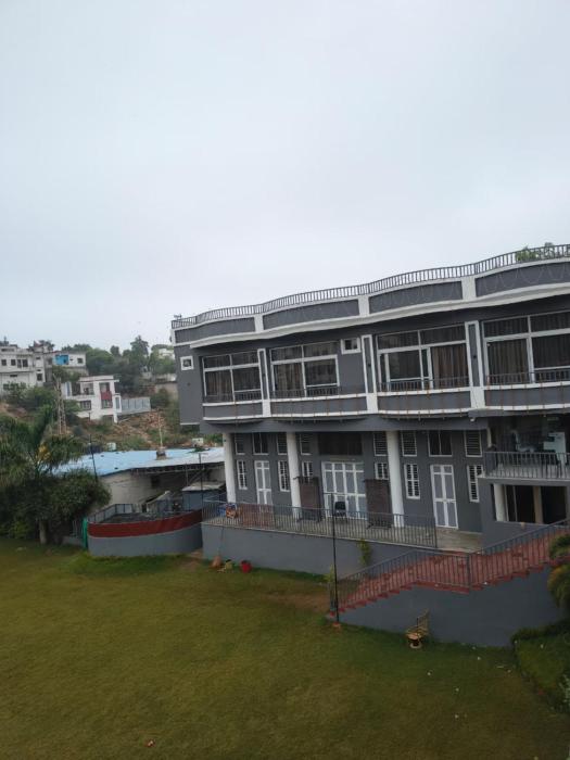 shree vallabh resort