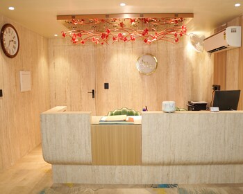 Hotel Aroma Inn,,3 star