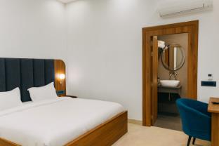 konnect inn pod hotel