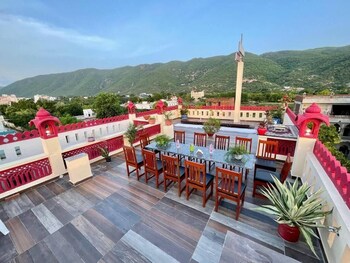 Hotel Mitra Inn,,3 star