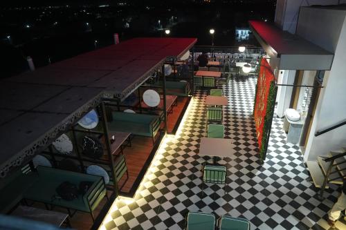 Rk Crown Heaven,,4 star