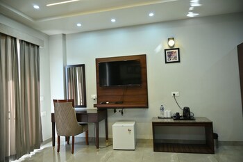 Hotel Ratan Mahal Palace,,2 star