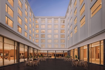 doubletree by hilton bengaluru airport