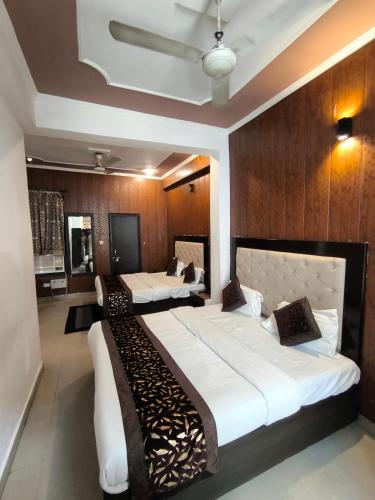 hotel aashray