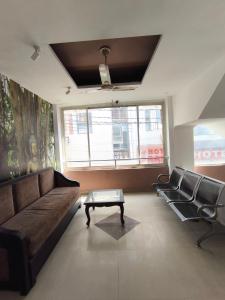 hotel aashray