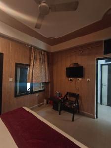 hotel aashray