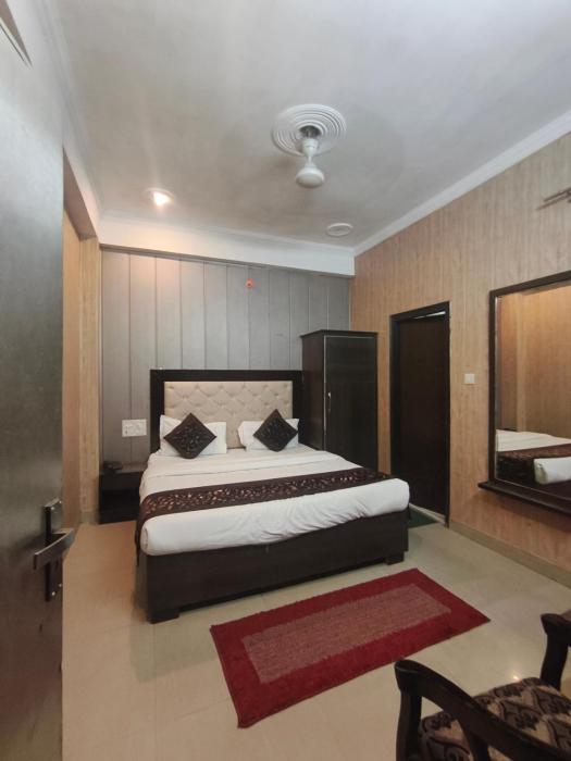 hotel aashray