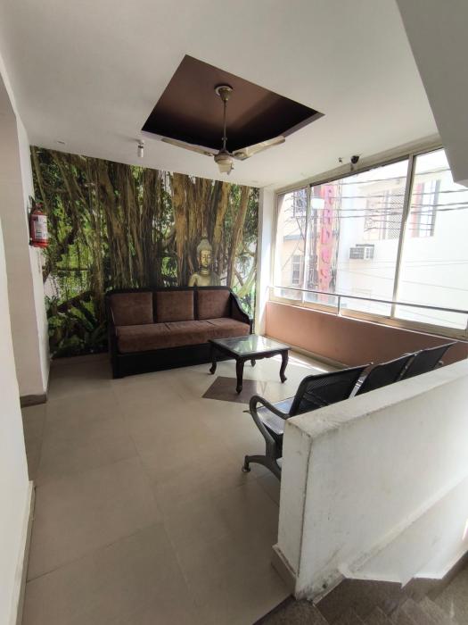 hotel aashray