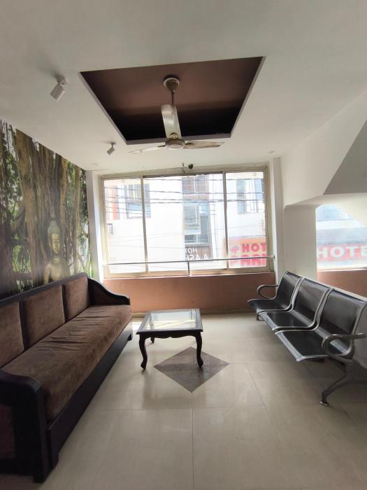hotel aashray