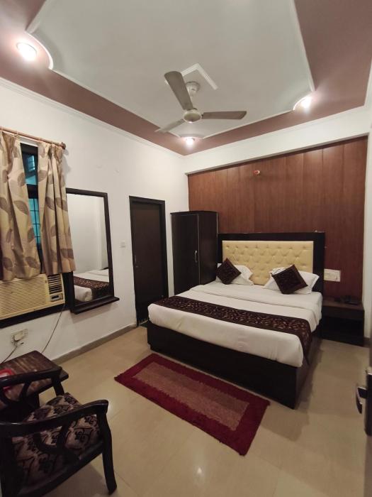 hotel aashray
