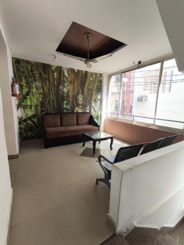 hotel aashray