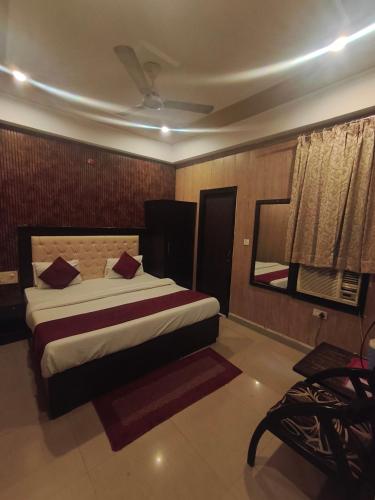 hotel aashray
