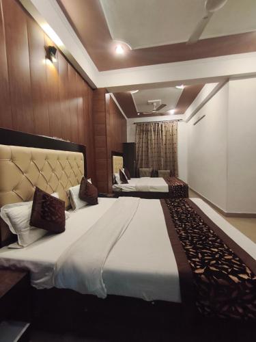 hotel aashray