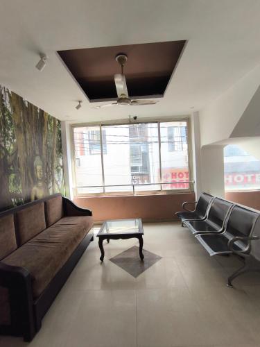 hotel aashray