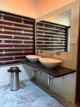 the silk route resort