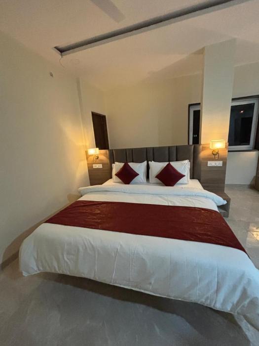 the silk route resort