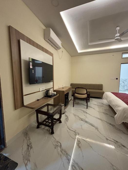 the silk route resort