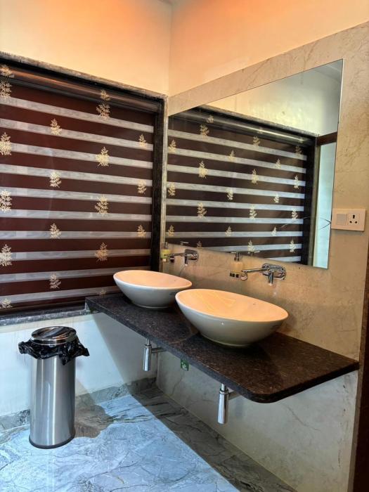 the silk route resort