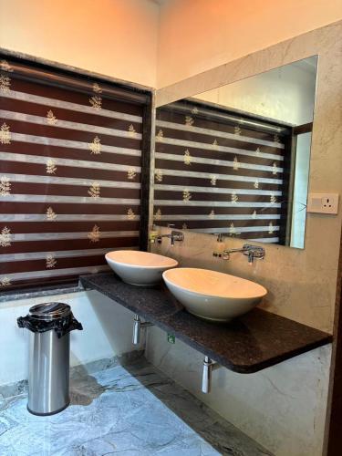 the silk route resort
