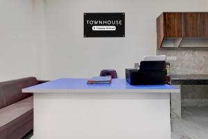 townhouse phase 3 dlf cyber city