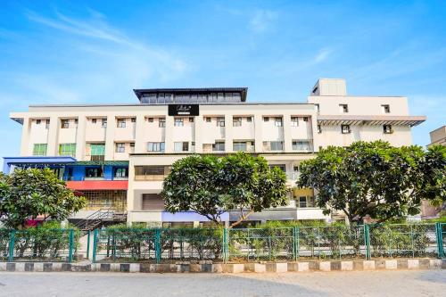 Super Collection O Infocity Metro Station Gandhinagar Formerly Hotel Grand Krishna,,3 star