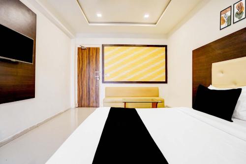 super collection o infocity metro station gandhinagar formerly hotel grand krishna