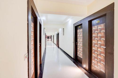 super collection o infocity metro station gandhinagar formerly hotel grand krishna