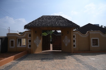 Shettar's Kusum Resort,,3 star