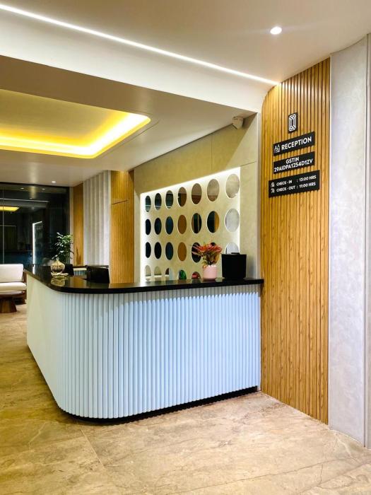 the sapphire hotel