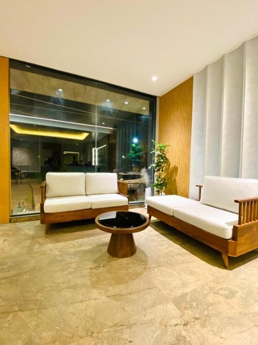 the sapphire hotel