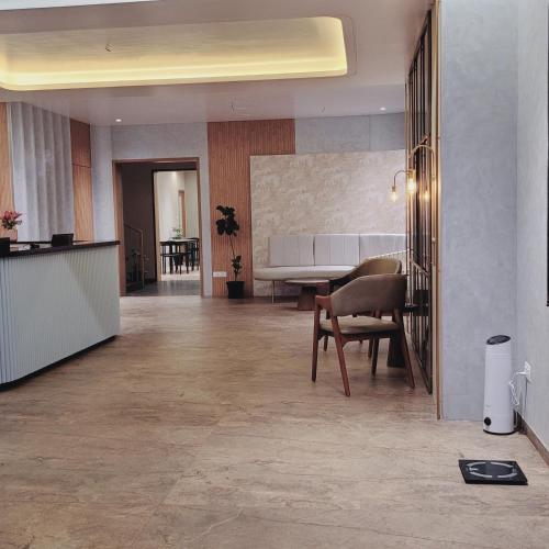 the sapphire hotel