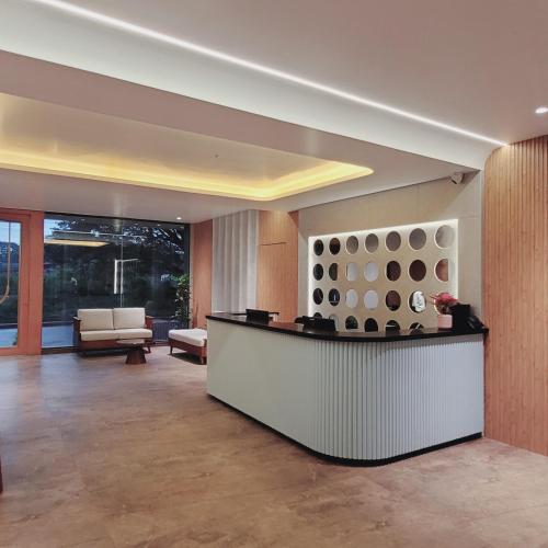 the sapphire hotel
