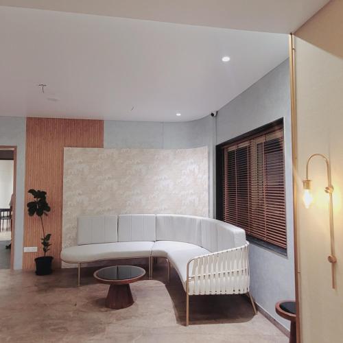 the sapphire hotel
