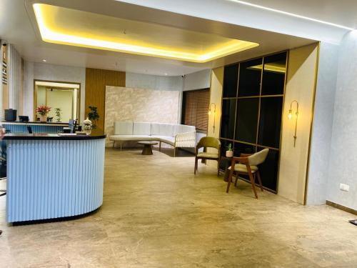 the sapphire hotel