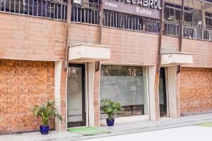 hotel abrol suites
