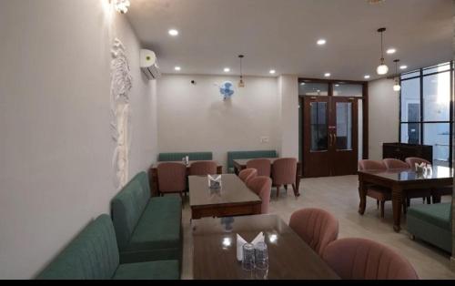 su casa banquets and hotel