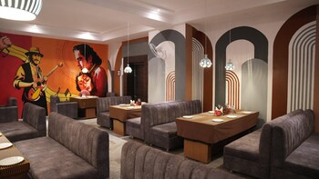 Kohinoor Garden Restaurant,,3 star