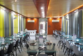 Goyal Hoteliers - Hotel Vasudha,,3 star