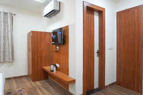 goyal hoteliers hotel vasudha