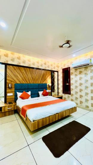 hotel robinson kasganj
