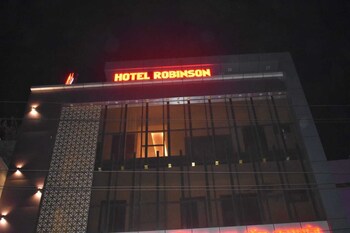 hotel robinson kasganj